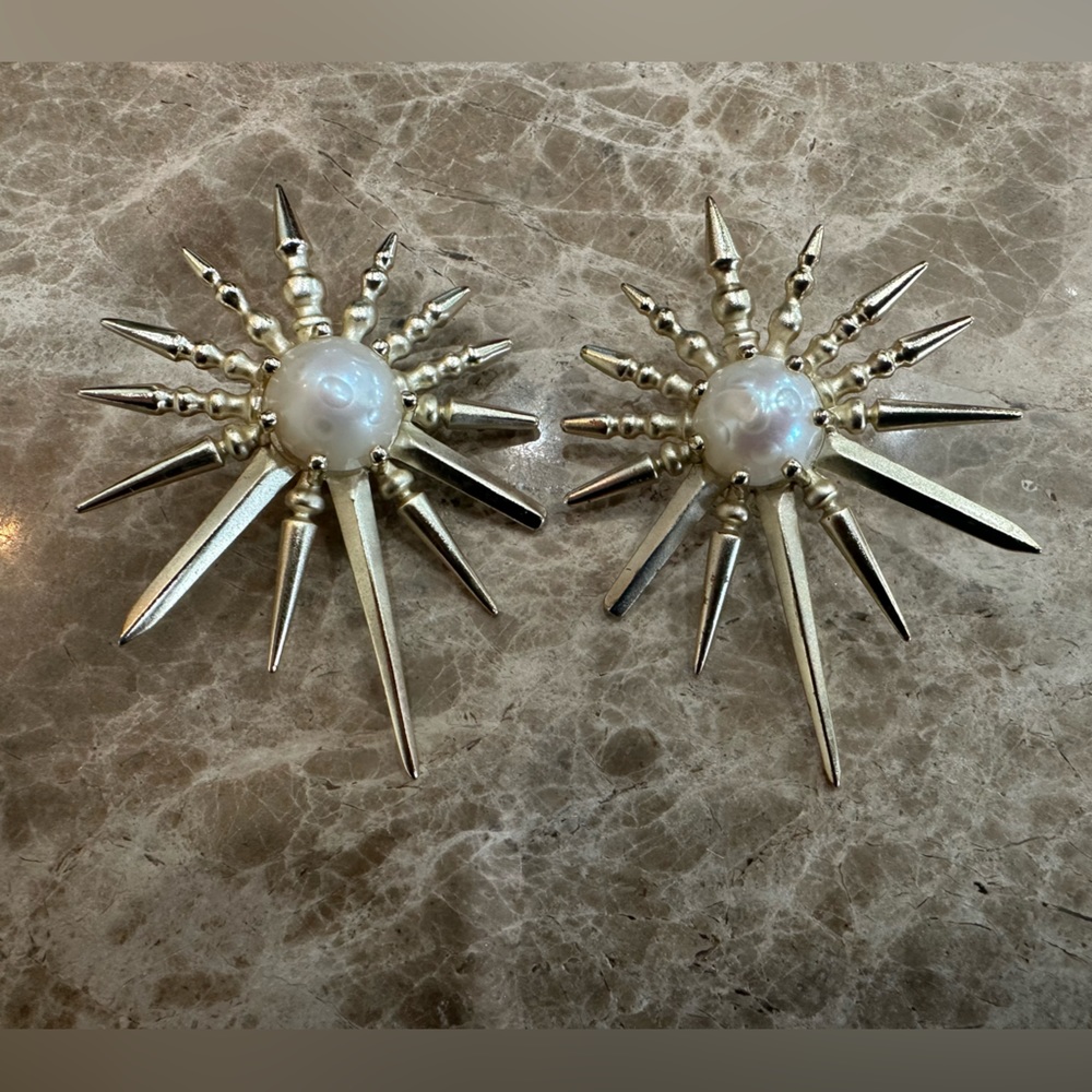 Gold Kendra Scott Pearl Earrings